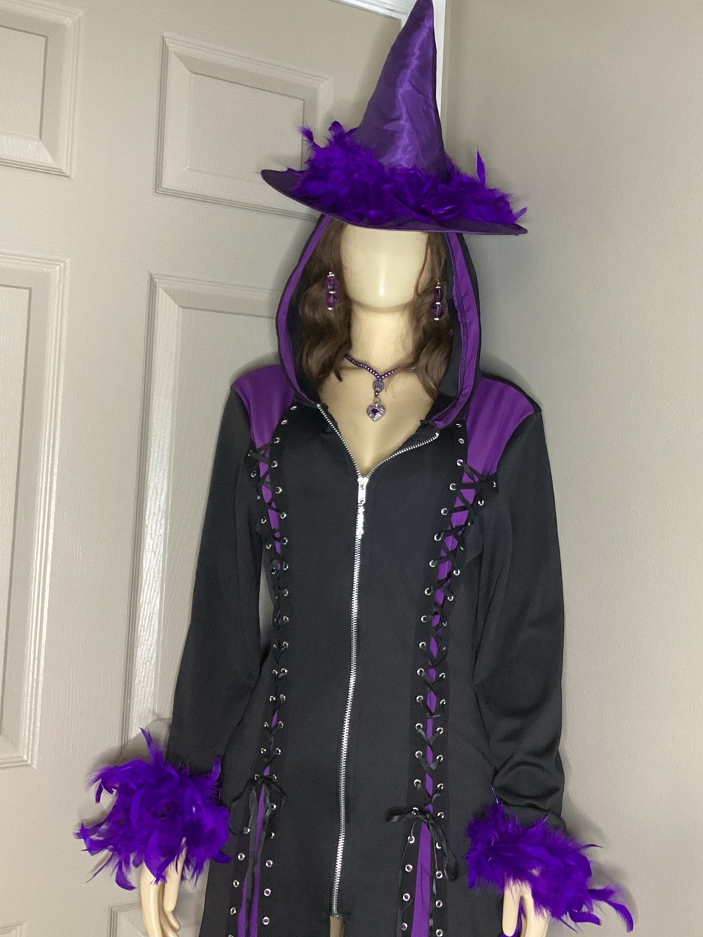 Purple potion hocus pocos witch costume. This is a great Halloween costume